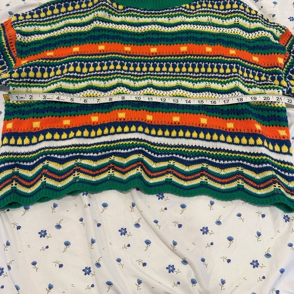 Women’s Large Striped Cropped Crewneck Sweater. Scalloped Hem. Oversized. - Picture 6 of 11